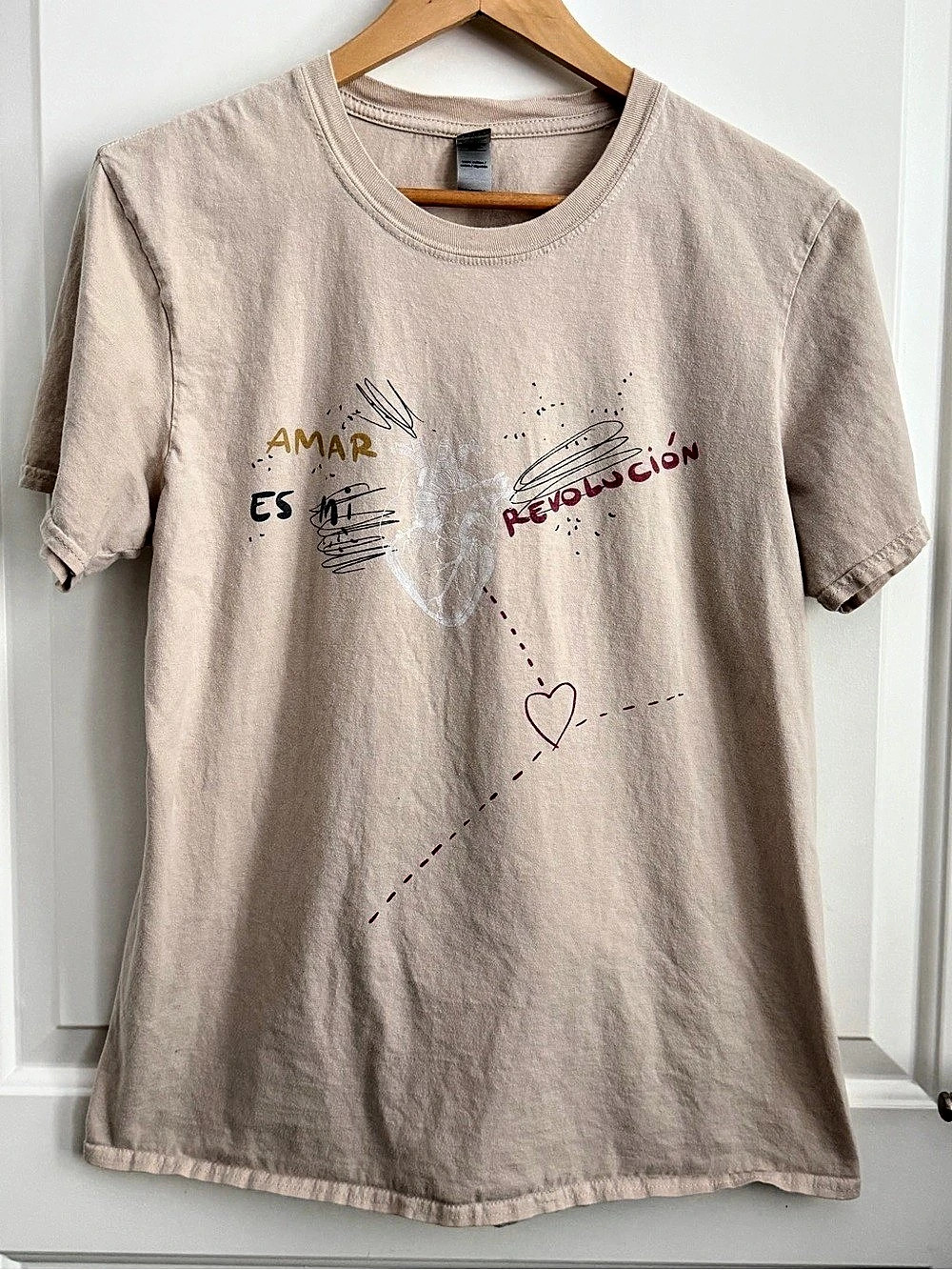 Gildan Camilo “Mis Manos” Tour Graphic Short Sleeve Tee Size Medium